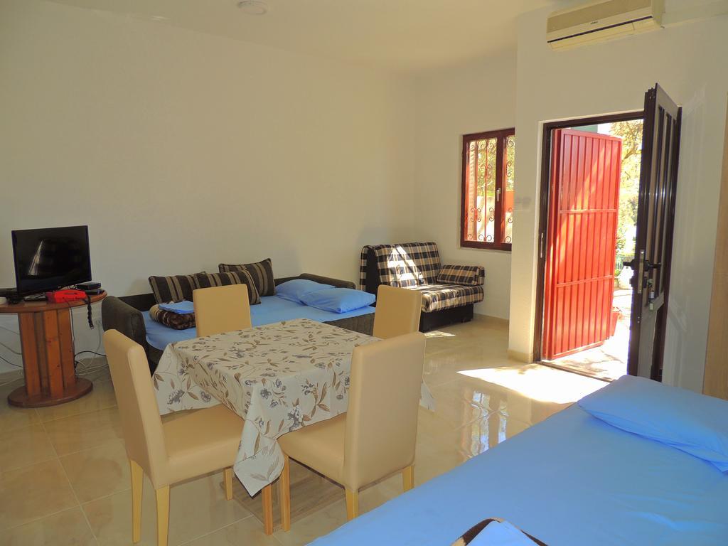 Guest House Jelena Budva Luaran gambar